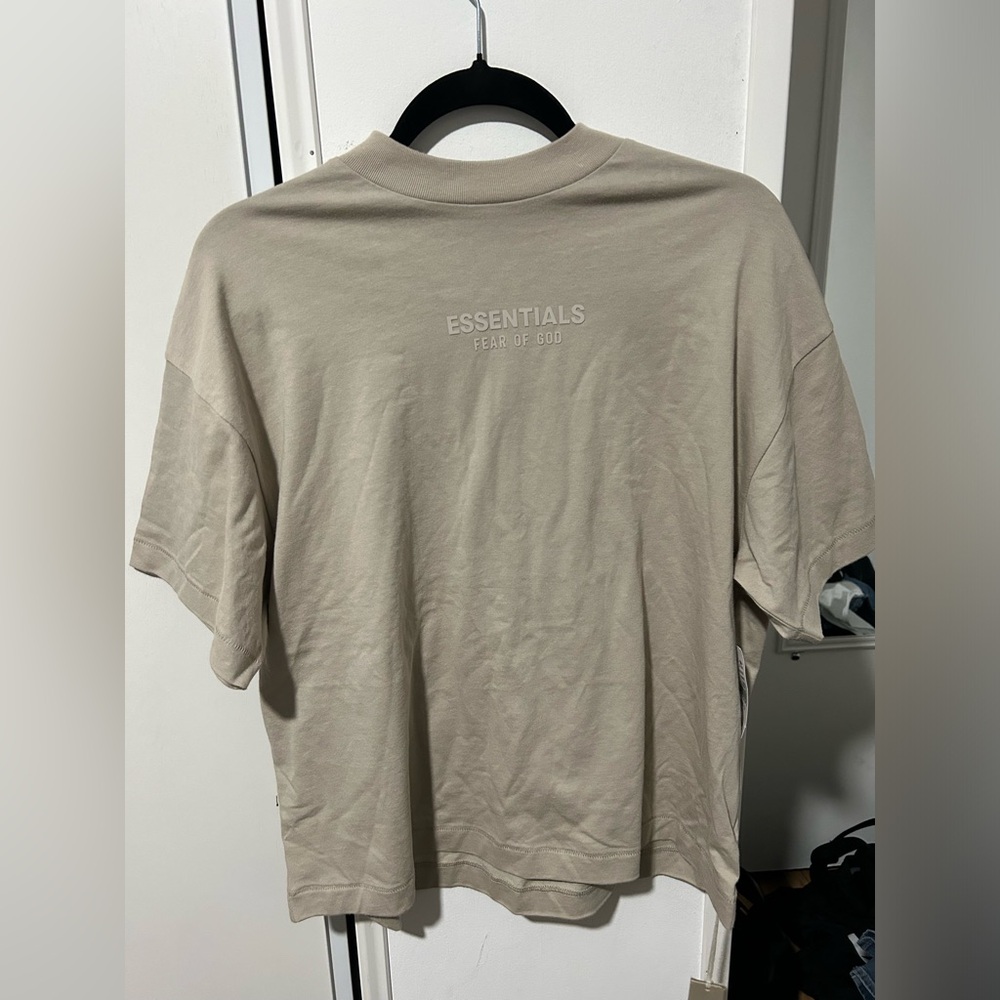Essentials Tshirt
